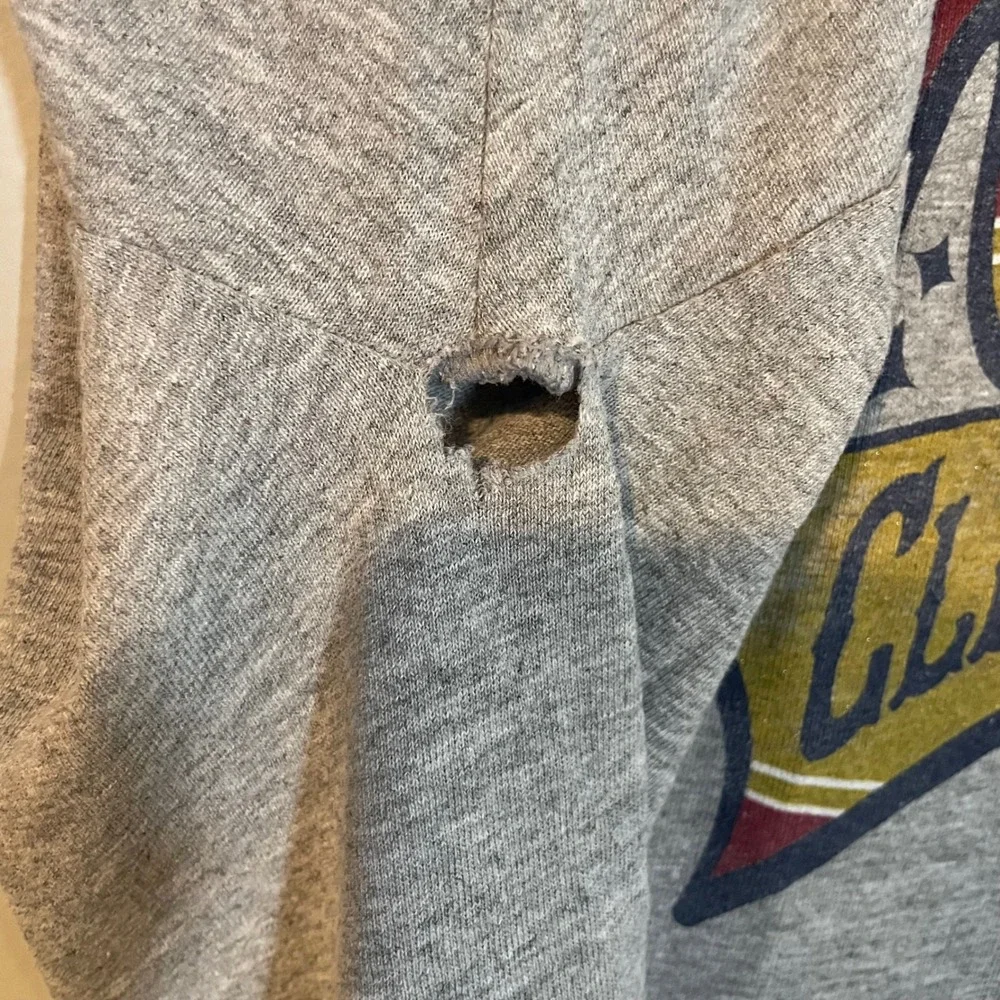 VTG Nike LeBron James‎ Cleveland Cavaliers King T-Shirt Gray XL Ctr Swoosh HOLE